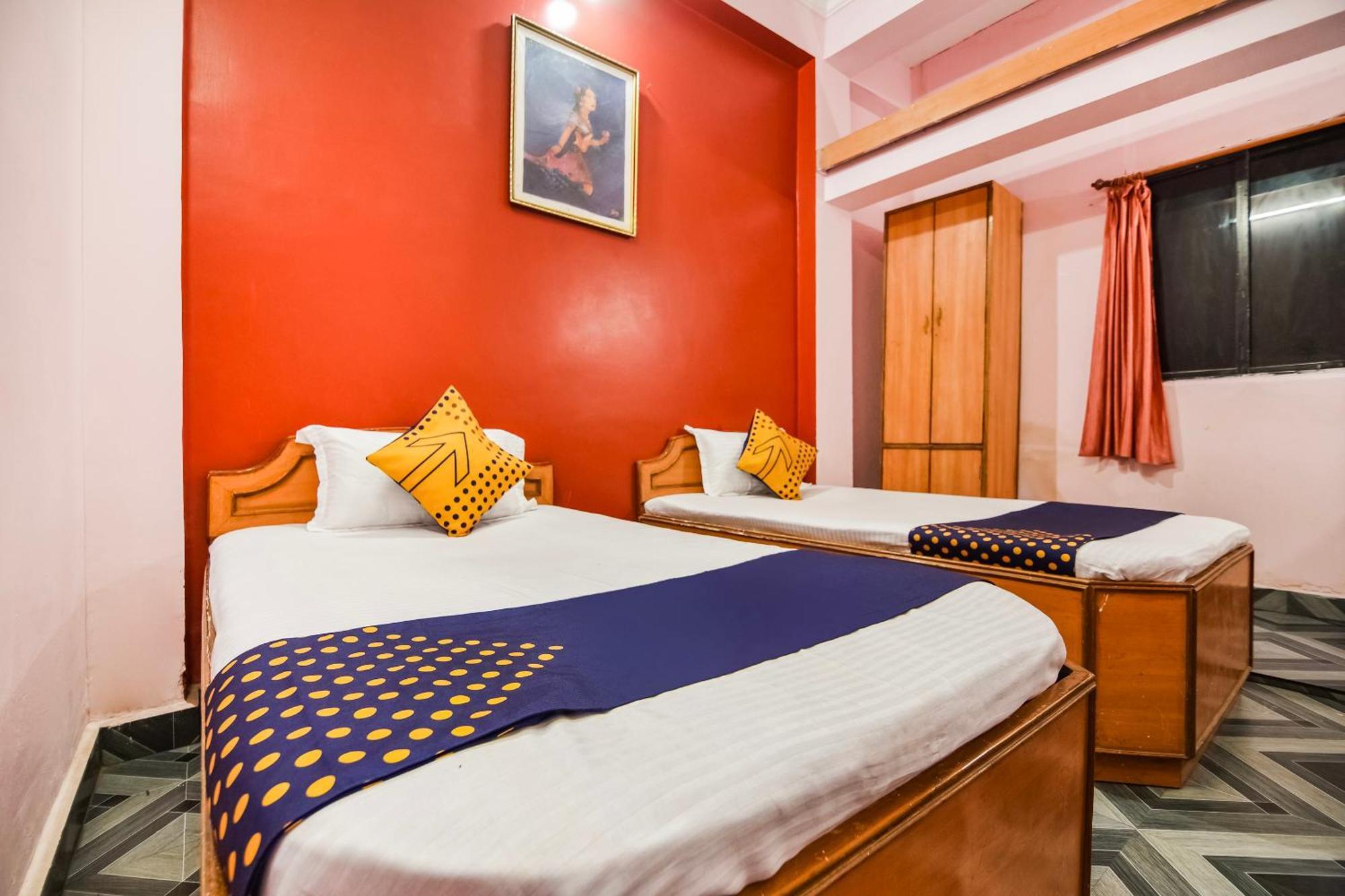 Spot On Hotel Midtown Gondia Bagian luar foto