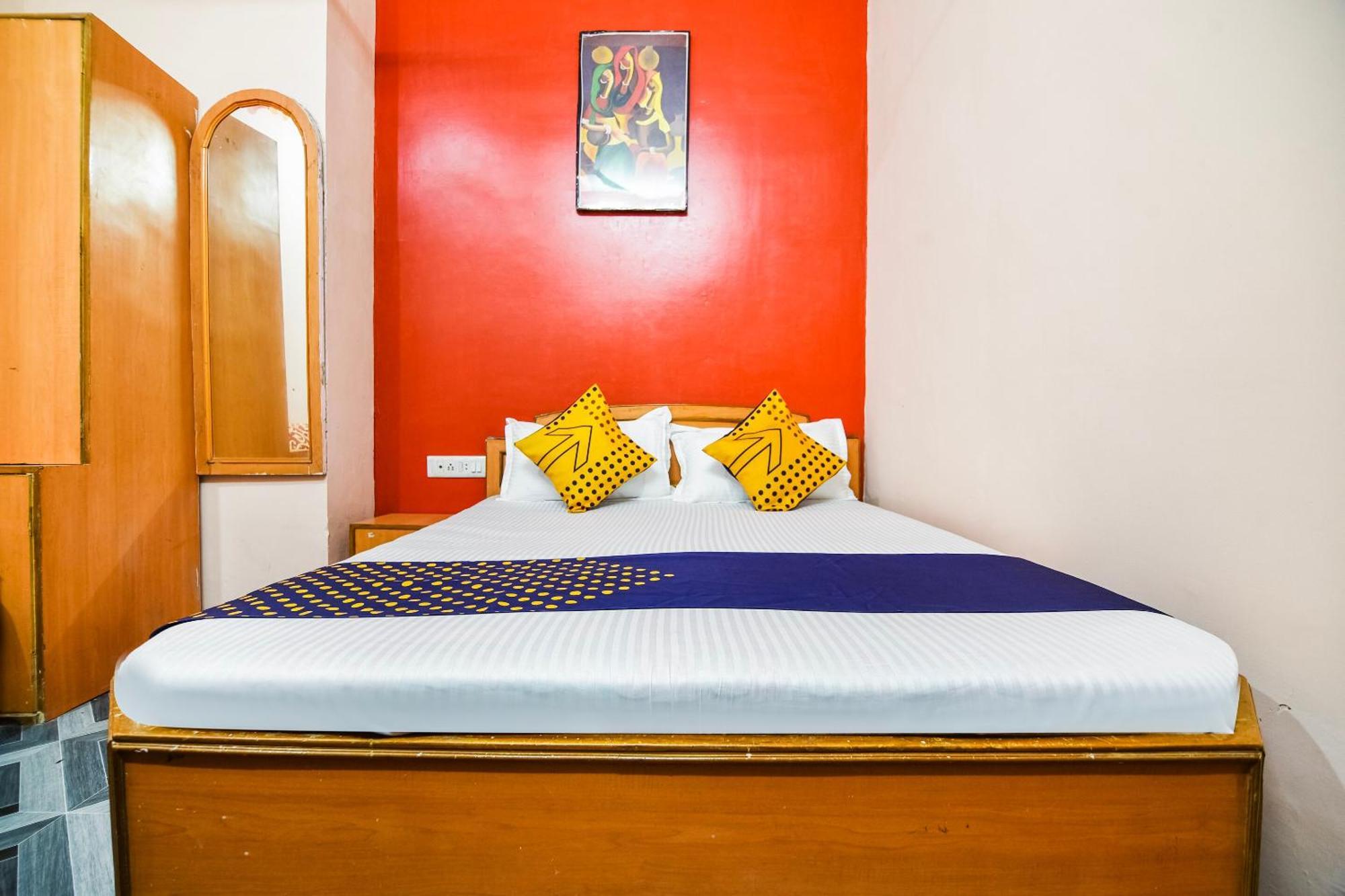 Spot On Hotel Midtown Gondia Bagian luar foto